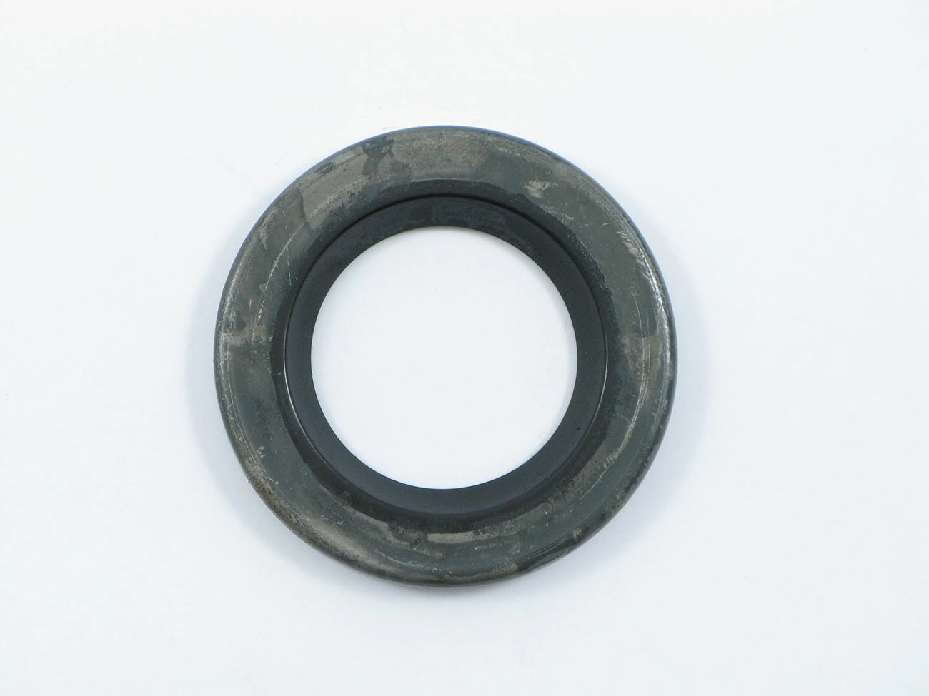 RETENTOR CUBO RODA TRASEIRO INTERNO 35,00X57,90X6,40MM TRASEIRA WILLYS F-75/JEEP/RURAL 35X57,90X6,40MM