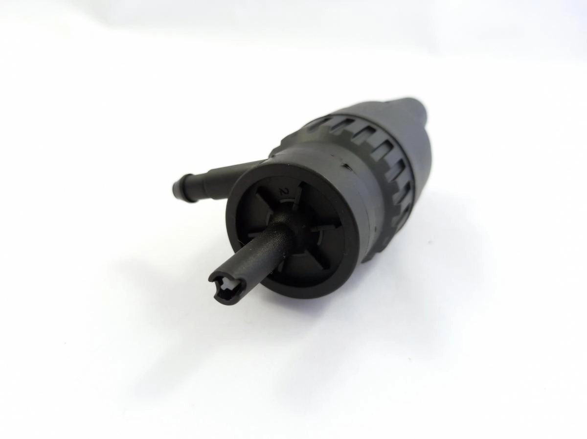 ELETROBOMBA LIMPADOR PARA BRISA GM COBALT 11/ - VW GOLF/POLO/VIRTUS - 12V  UMA SAÍDA