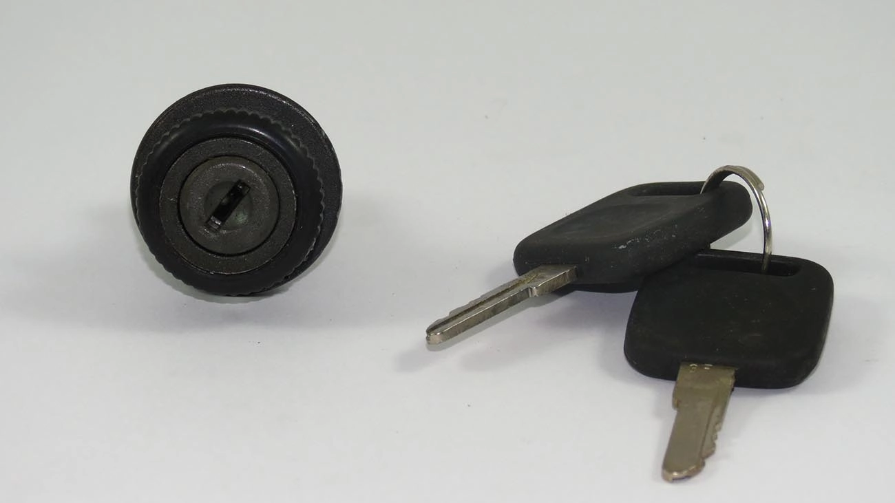 FECHADURA PORTA LUVAS VW FUSCA 78/ - BRASILIA/PASSAT/VARIANT II TODOS - S/CHAVE