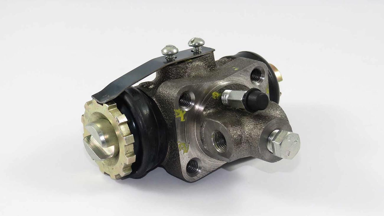 CILINDRO RODA DIANTEIRO ANTERIOR LADO ESQUERDO DIANTEIRA ANTERIOR/SUPERIOR TOYOTA BANDEIRANTE 80/96 1P