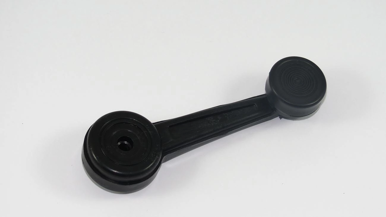 MANIVELA VIDRO FORD CORCEL/BELINA/DEL REY/PAMPA/F-100/1000/4000 - PRETA PLASTICO