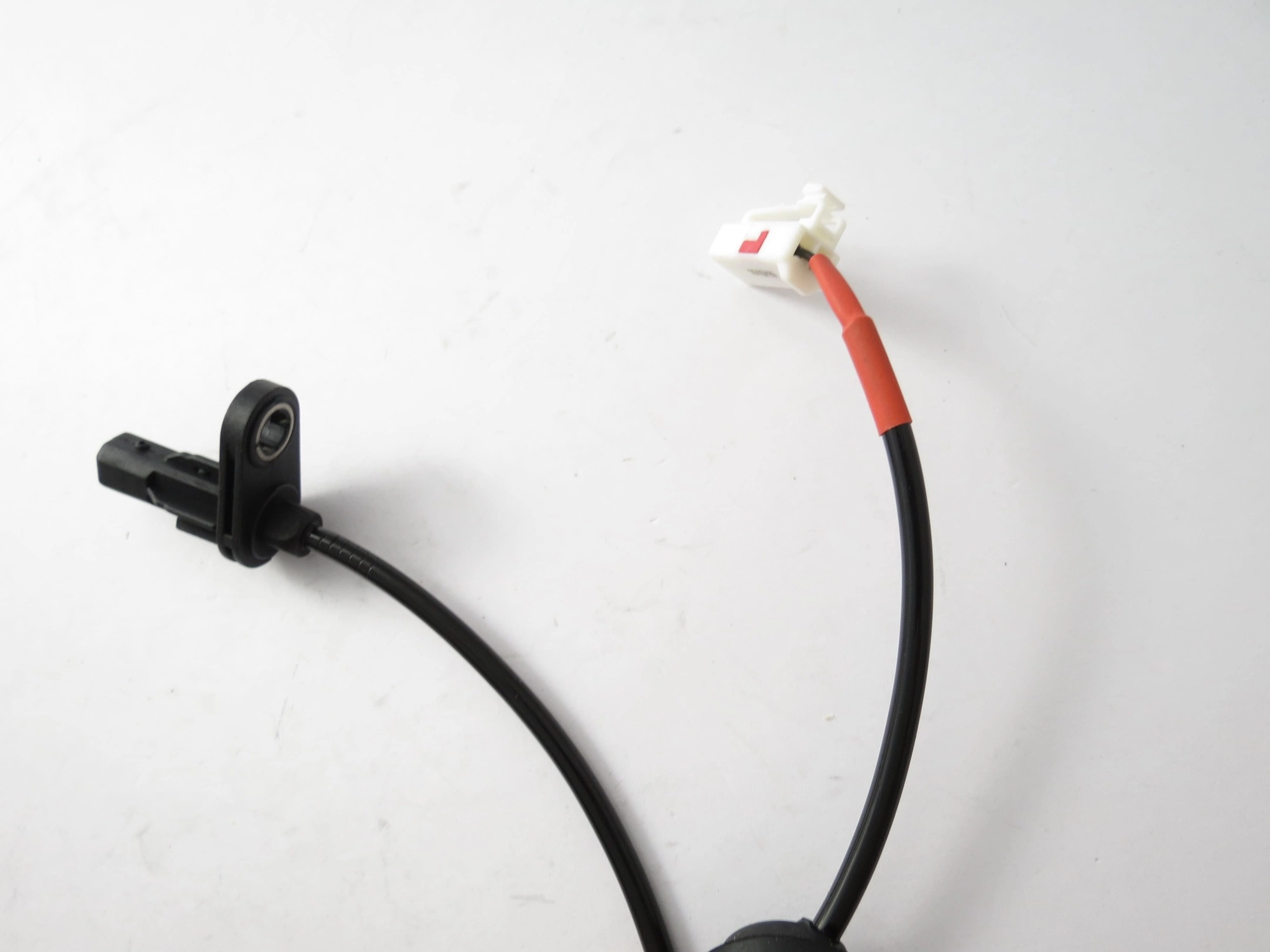 SENSOR DE VELOCIDADE RODA ABS - HYUNDAI TUCSON 06/17 - KIA SPORTAGE 2.0 11/16 - TRASEIRO DIREITO