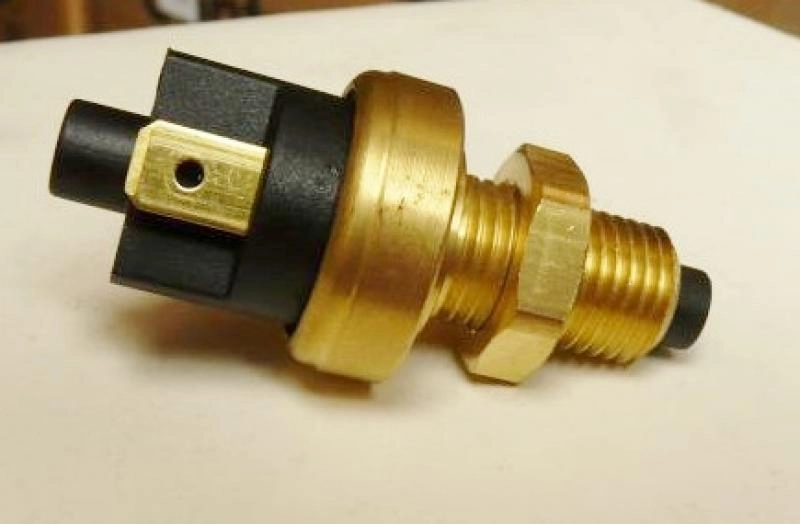 INTERRUPTOR DE FREIO - TOYOTA BANDEIRANTE TODOS
